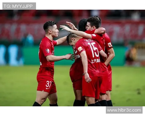 亚冠激战恒大迎战上港两强对决谁能笑到最后