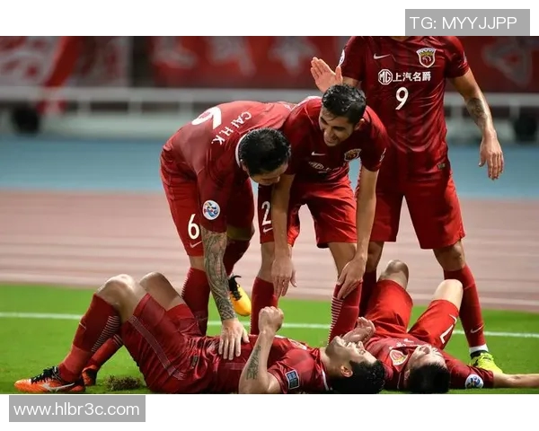 亚冠激战恒大迎战上港两强对决谁能笑到最后