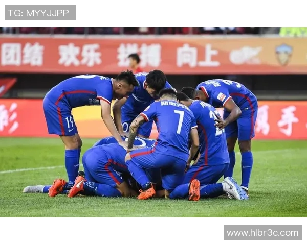 广州恒大与天津权健激战正酣谁能在中超赛场上笑到最后